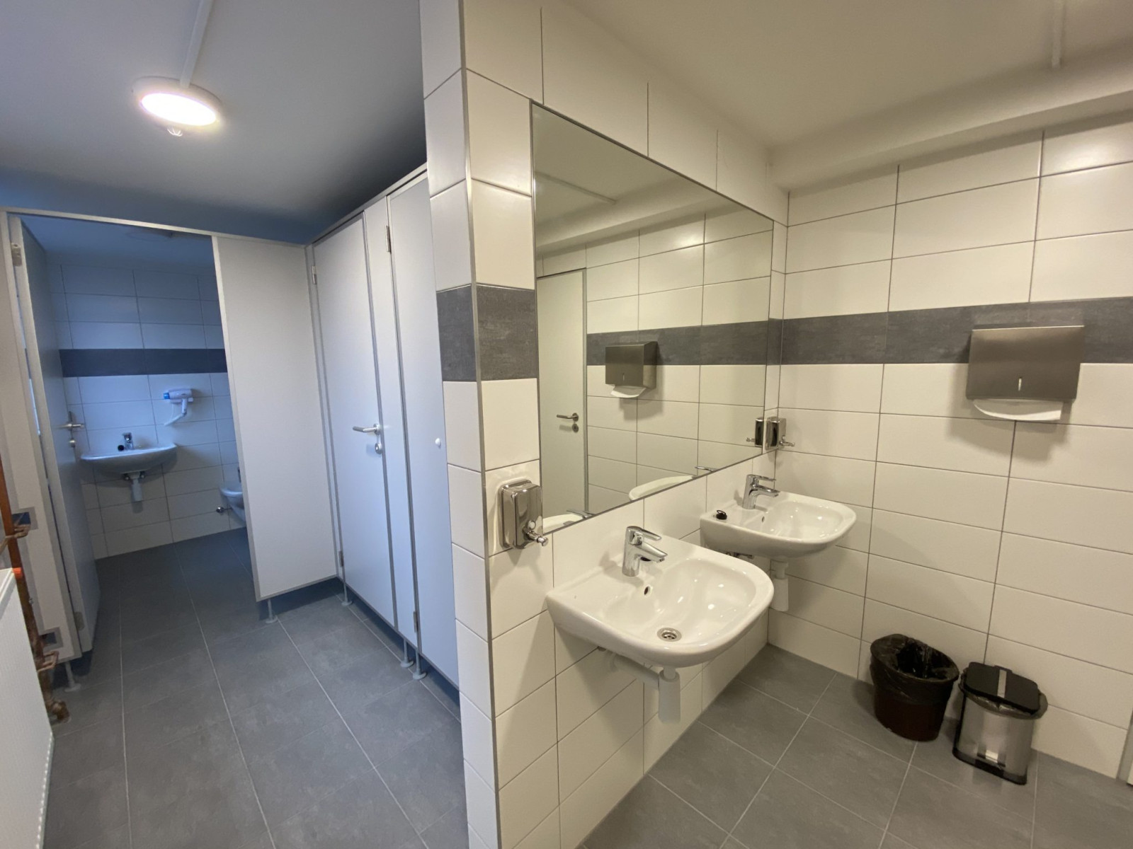 Rekonstrukce soc. zařízení - SPŠT Belgická ul., Jablonec nad Nisou